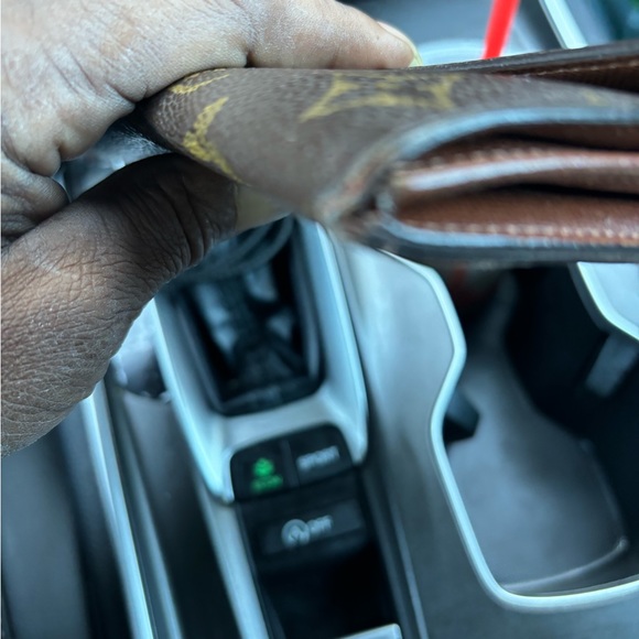 Authentic Lv wallet long - Picture 4 of 16
